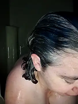 Snapshot of GraceHenderson chatting on 10/18/25, 04:52 GraceHenderson online show from 10/18/25, 04:52