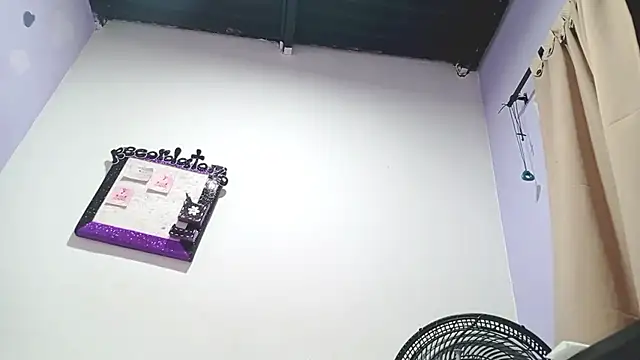 PetiteIvoryQueen19 online show from 12/14/24, 03:51