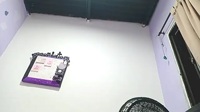 PetiteIvoryQueen19 online show from 12/17/24, 05:40