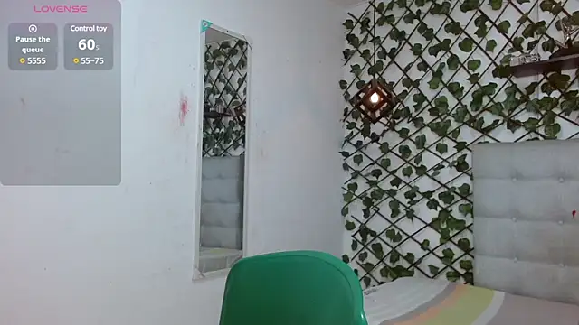 dannaberlin 0 online show from 01/08/25, 12:37