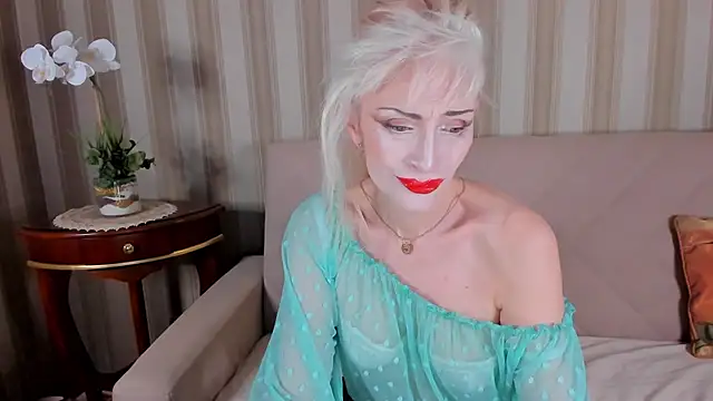 Snapshot of Rita_Farel chatting on 02/06/25, 02:44 Rita Farel online show from 02/06/25, 02:44