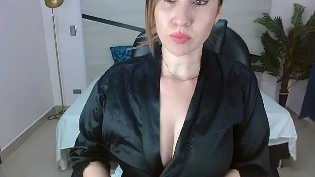 adhara cortez online show from 07/06/26, 08:33
