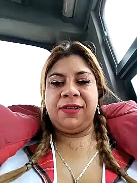 Laura-Hernandez online show from 12/18/24, 08:36