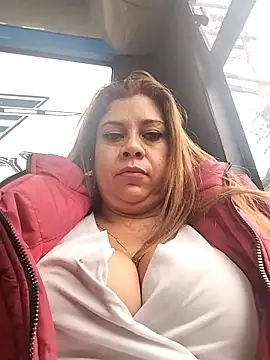 Laura-Hernandez online show from 02/18/25, 10:47