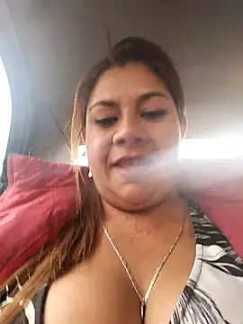 Laura-Hernandez online show from 03/11/25, 09:04