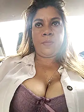 Laura-Hernandez online show from 09/28/25, 03:06