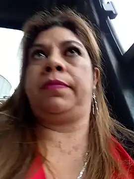 Snapshot of Laura-Hernandez chatting on 11/14/25, 03:22 Laura-Hernandez online show from 11/14/25, 03:22