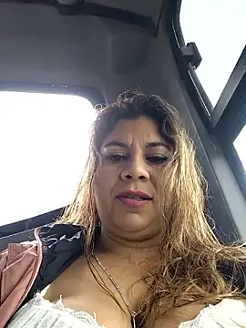 Snapshot of Laura-Hernandez chatting on 12/05/25, 03:09 Laura-Hernandez online show from 12/05/25, 03:09