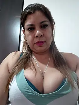 Laura-Hernandez online show from 05/05/26, 02:36