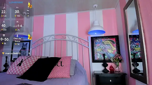 Leah Evans3 online show from 12/29/24, 09:09