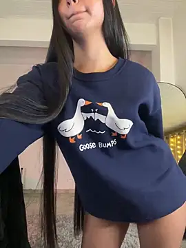 Snapshot of aly_golden_ chatting on 12/09/24, 06:55 aly golden online show from 12/09/24, 06:55