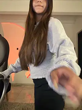 aly golden  online show from 04/25/26, 08:06