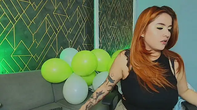 lauren jaureguifg online show from 03/18/25, 03:42