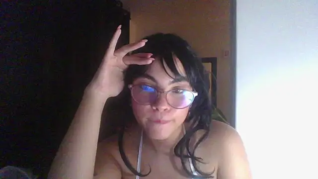 Kiri Cutee online show from 02/14/25, 08:31
