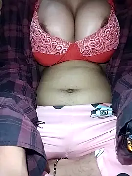 Snapshot of Shanvi_Tyagi chatting on 02/14/25, 02:07 Shanvi Tyagi online show from 02/14/25, 02:07