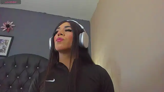 Kenia Fox online show from 01/18/25, 07:26