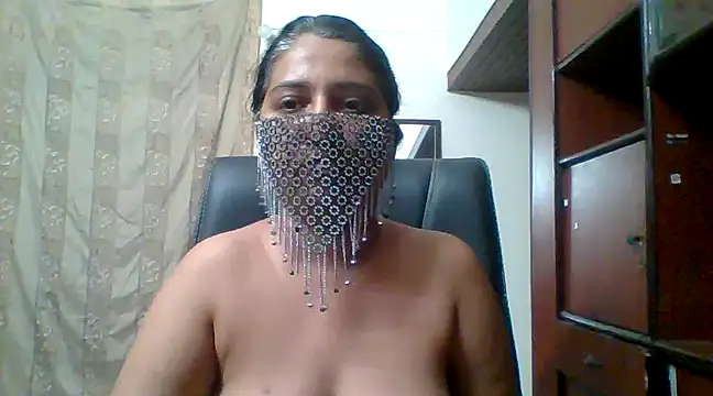 kamayanisingh24 online show from 12/04/24, 07:34