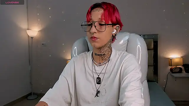 Snapshot of ravengreen_ chatting on 01/29/25, 08:04 ravengreen online show from 01/29/25, 08:04