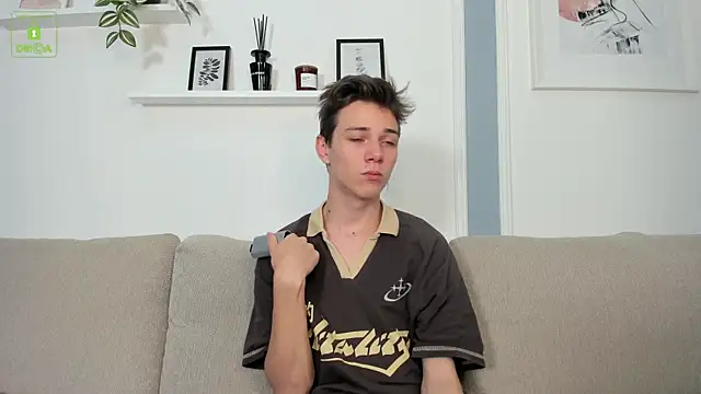 Viego Pattel online show from 09/17/25, 04:30