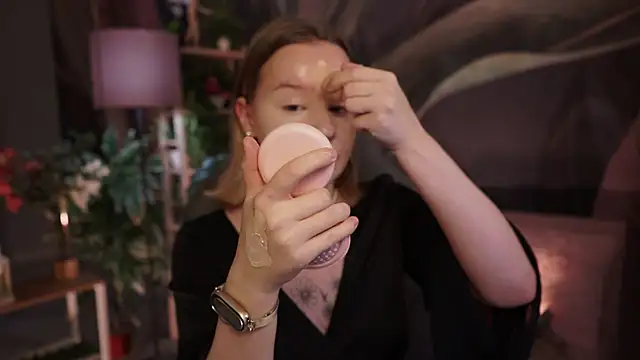 Snapshot of AdeleLoomis chatting on 10/26/25, 01:55 AdeleLoomis online show from 10/26/25, 01:55