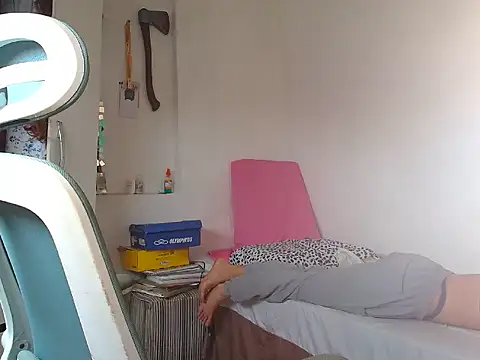 Snapshot of Sassa_69 chatting on 10/21/25, 11:22 Sassa 69 online show from 10/21/25, 11:22