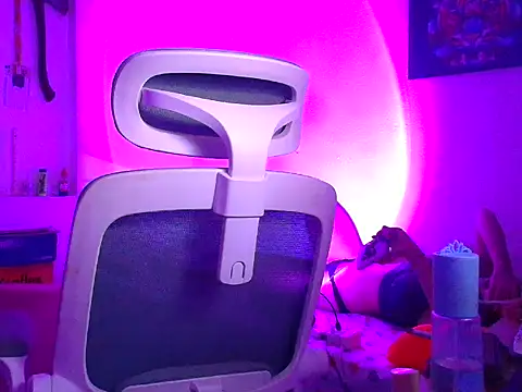 Snapshot of Sassa_69 chatting on 10/24/25, 11:45 Sassa 69 online show from 10/24/25, 11:45