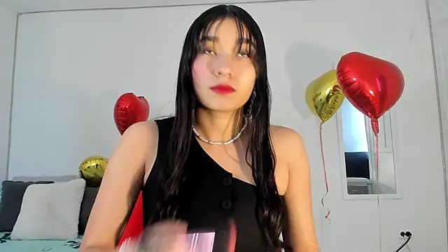 Snapshot of Maia_W10 chatting on 02/24/25, 12:37 Maia W10 online show from 02/24/25, 12:37