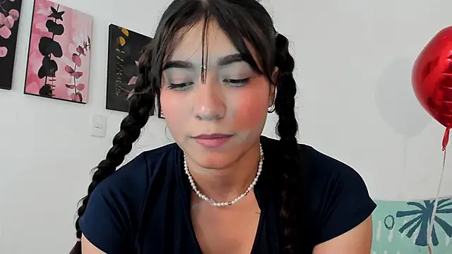 Snapshot of Maia_W10 chatting on 02/26/25, 12:27 Maia W10 online show from 02/26/25, 12:27