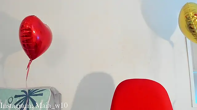 Snapshot of Maia_W10 chatting on 02/26/25, 03:52 Maia W10 online show from 02/26/25, 03:52