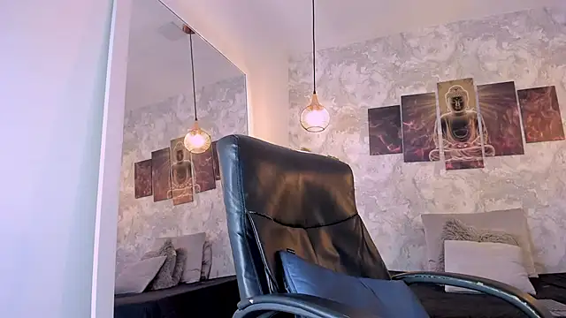 Snapshot of Regan__ chatting on 09/29/25, 07:02 Regan online show from 09/29/25, 07:02