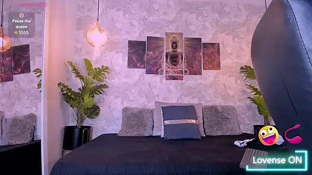 Snapshot of Regan__ chatting on 10/01/25, 07:31 Regan online show from 10/01/25, 07:31