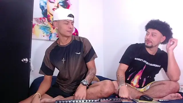 Snapshot of enjoy_vibes chatting on 11/27/25, 01:24 enjoy vibes online show from 11/27/25, 01:24