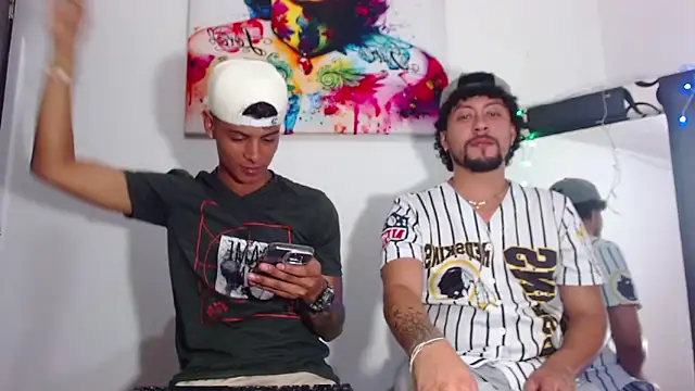 Snapshot of enjoy_vibes chatting on 12/15/25, 03:00 enjoy vibes online show from 12/15/25, 03:00