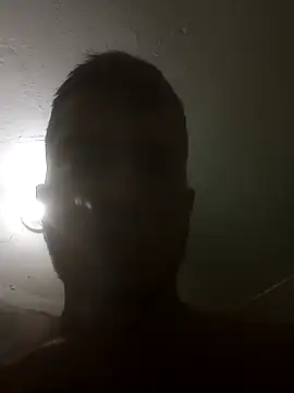 Snapshot of Fer345677 chatting on 06/17/26, 04:48 Fer345677 online show from 06/17/26, 04:48