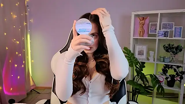 Snapshot of MelissaLovvv chatting on 02/25/26, 04:33 MelissaLovvv online show from 02/25/26, 04:33