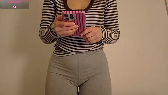 kotekxx000 online show from 12/16/25, 03:50