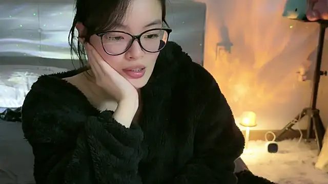 Snapshot of Fairy-HF chatting on 12/10/24, 03:22 Fairy-HF online show from 12/10/24, 03:22