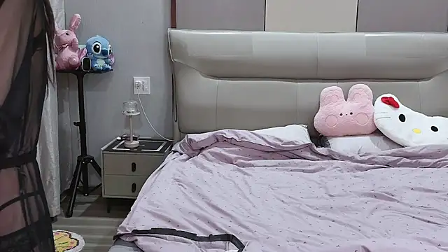 Snapshot of Fairy-HF chatting on 09/19/25, 06:15 Fairy-HF online show from 09/19/25, 06:15