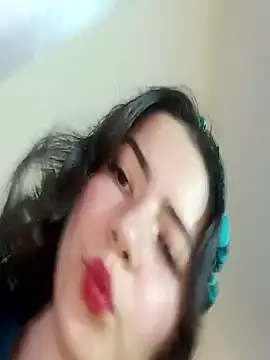 sweetieandjuicyy online show from 11/15/25, 07:32