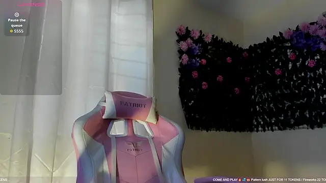 sweetieandjuicyy online show from 06/18/26, 08:46