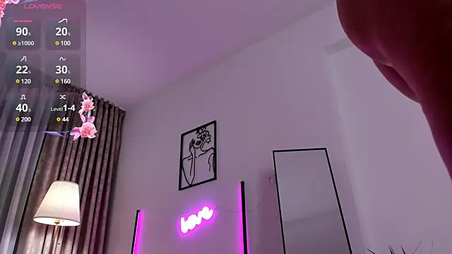JuicyyPeach  online show from 01/11/25, 02:30