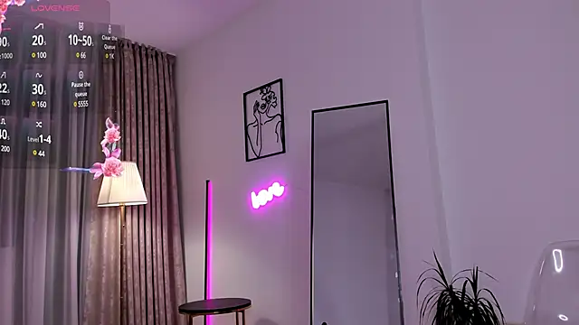 JuicyyPeach  online show from 03/10/25, 11:49