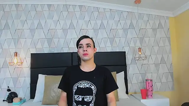 Snapshot of JustinePerry chatting on 12/17/25, 07:47 JustinePerry online show from 12/17/25, 07:47