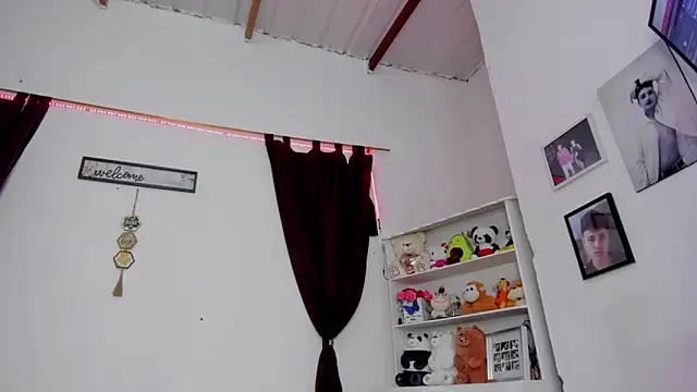 Snapshot of megan_100 chatting on 10/09/25, 07:01 megan 100 online show from 10/09/25, 07:01