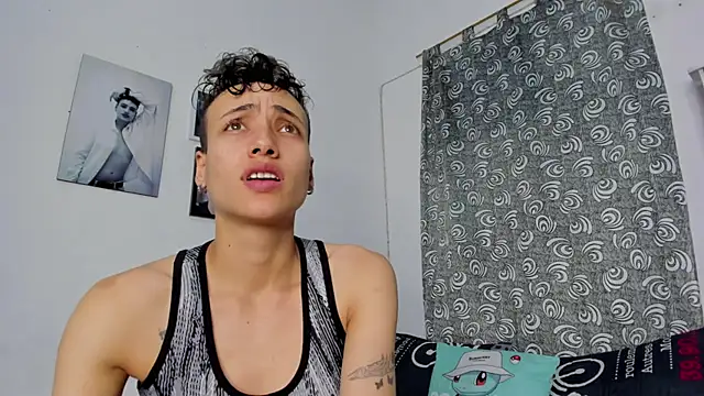 Snapshot of megan_100 chatting on 10/25/25, 06:57 megan 100 online show from 10/25/25, 06:57