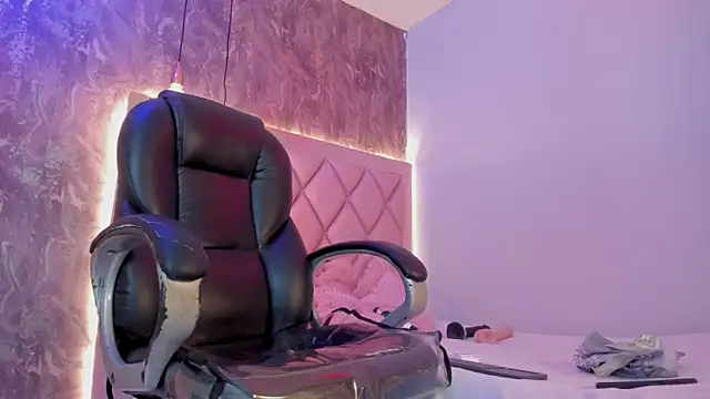 megan 100 online show from 06/02/26, 06:21