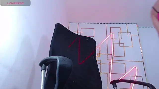 Snapshot of khalany_hadid chatting on 02/20/25, 08:58 khalany hadid online show from 02/20/25, 08:58