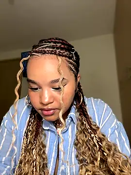 Snapshot of Lucy_wilson5 chatting on 10/29/25, 11:17 Lucy wilson5 online show from 10/29/25, 11:17