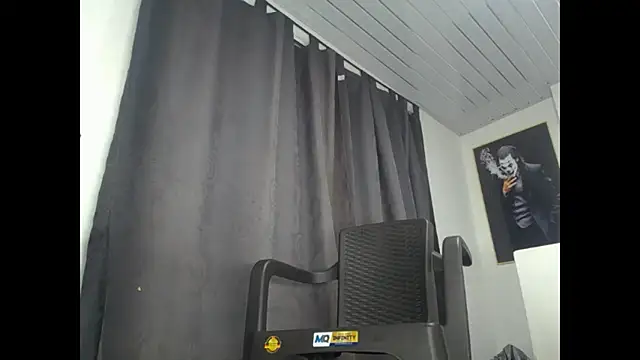 Snapshot of Dexter-T chatting on 10/16/25, 11:06 Dexter-T online show from 10/16/25, 11:06