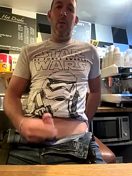 Snapshot of shyfucker23 chatting on 09/18/25, 05:20 shyfucker23 online show from 09/18/25, 05:20